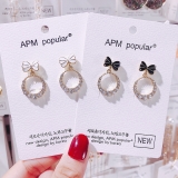 韩国个性圆圈款蝴蝶结简约短款镶钻气质百搭耳钉女