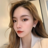  韩国方块锆石简约冷淡风小巧精致高级感耳钉耳饰女