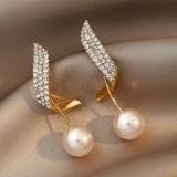 @特价韩国珍珠高级感轻奢小众设计感气质新款长款耳钉耳饰女