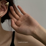 【真金电镀】韩国甜酷设计感光面爱心型弧形一体式个性简约耳夹耳饰女