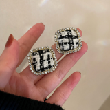  韩国秋冬绒布几何方块2021年新款潮气质网红耳钉耳环女