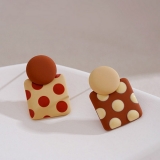  韩国高级感茶系复古波点独特设计2021年新款潮耳钉耳饰女