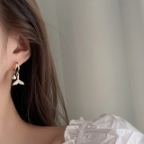 S925银针韩国复古锆石珍珠鱼尾冷淡风个性简约气质优雅仙气耳钉耳饰女