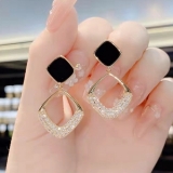 @特价韩国方块几何镶钻2022新款时尚气质设计感耳钉耳饰女