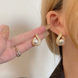 S925银针韩国新款潮时尚网红同款珍珠水滴设计耳钉耳饰