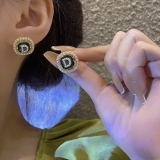 S925银针韩国绿色水晶珍珠D字母2022年新款潮高级感轻奢耳钉耳饰