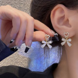 S925银针韩国独特珍珠蝴蝶结2022年新款潮小众设计感高级耳钉耳饰女