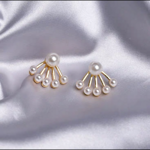 S925银针韩国珍珠个性简约百搭网红小巧时尚气质扇形耳钉耳饰