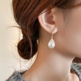 韩国水滴珍珠2022年新款潮小众设计感高级冷性风法式风耳钉耳饰