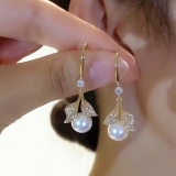 韩国独特设计感满钻树叶珍珠2022年新款潮气质少女耳环耳饰