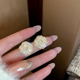 @特价 韩国几何满钻小巧法式简约时尚轻奢2022年新款潮耳钉耳饰