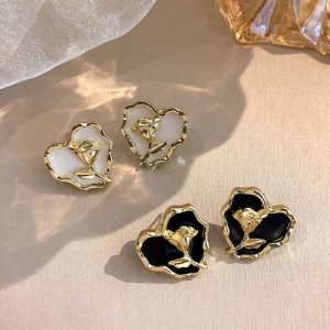 @特价韩国郁金香花朵小众设计感复古爱心耳环气质耳钉耳饰