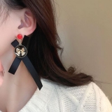 S925银针韩国圆牌珍珠蝴蝶结轻奢高级感法式复古时尚个性设计感耳钉耳饰