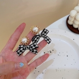 韩国千鸟格蝴蝶结珍珠复古气质港风轻奢小众高级设计感耳钉耳饰