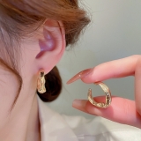 S925银针韩国不规则褶皱C形金属冷淡风个性气质小众轻奢高级设计感耳钉耳饰