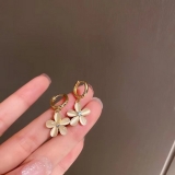 @特价韩国镶钻猫眼石花朵小巧简约气质甜美百搭高级设计感耳扣耳饰