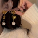S925银针韩国法式镂空爱心珍珠小众气质轻奢高级设计感耳钉耳饰