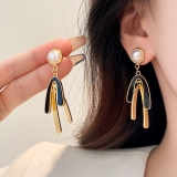 S925银针韩国珍珠字母长款流苏个性时尚气质轻奢高级设计感耳钉耳饰