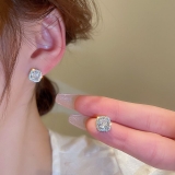 S925银针韩国简约精致方形镶钻轻奢气质小巧高级设计感耳钉耳饰