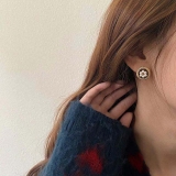 S925银针韩国简约复古珍珠花朵轻奢小众气质高级设计感耳钉耳饰