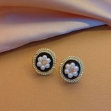S925银针韩国简约复古珍珠花朵轻奢小众气质高级设计感耳钉耳饰