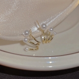 S925银针韩国简约爪子珍珠轻奢气质小众高级设计感耳钉耳饰