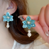 S925银针韩国花朵珍珠耳环法式宫廷风气质耳钉个性设计感耳饰批发