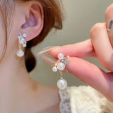 S925银针法式气质珍珠耳环女小众设计高级感耳钉2023新款网红耳饰