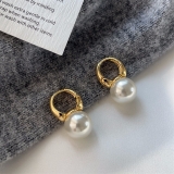 S925银针韩国简约珍珠个性精致时尚气质轻奢小众高级设计感耳扣耳饰