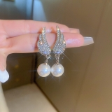 【5号左右出货】S925银针韩国简约欧美镶钻珍珠花朵时尚气质方形小众高级设计感耳钉耳饰