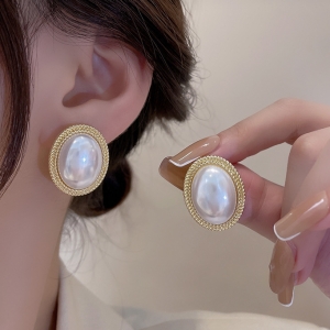 @特价韩国复古赫本巴洛克珍珠耳钉女气质椭圆形珍珠耳环耳钉