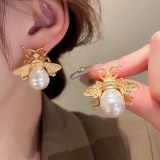 S925银针韩国甜美复古小众蜜蜂珍珠耳钉时尚气质高级金属感耳环女