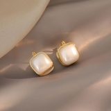@特价韩国复古方形中古风轻奢个性首饰配饰两瓣方形仿贝珠珍珠耳扣耳环