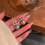 韩国甜贵千金CD珍珠耳环女秋冬高级感气质轻奢耳钉独特耳饰