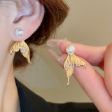 银针人鱼尾爱心锆石珍珠耳环时尚简约个性创意耳钉高级感新款耳饰