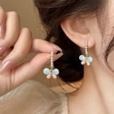 蝴蝶珍珠耳环女轻奢高级感耳钉2024新款爆款小众独特气质春天耳饰