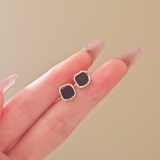 韩国黑色方块耳钉女小众气质高级感耳环黑色白色方形小巧耳饰女