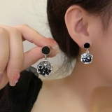 【特价品】韩国小众设计感冷性风几何黑色耳环女秋冬2024年新款潮耳坠