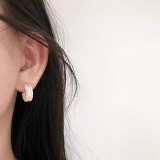 韩国复古港风珍珠耳钉女小巧简约冷淡风网红耳环2024新款耳饰