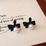 韩国秋冬珍珠黑丝绒蝴蝶结耳钉2024年新款潮耳饰女小众设计感高级耳环