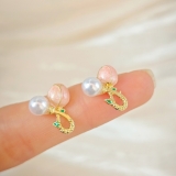 特价@韩国粉色郁金香珍珠复古耳钉简约甜美设计感高级百搭耳饰