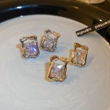 韩国轻奢小众不规则金属感锆石耳环女ins潮百搭气质几何形耳钉