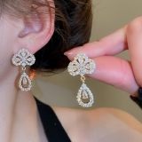 韩国云朵水滴流苏耳环轻奢高级感耳钉百搭通勤个性气质耳饰女