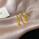 真金电镀树叶耳环欧美时尚百搭耳钩复古气质耳饰轻奢高级感女