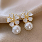 法式复古滴油花朵珍珠耳钉时尚气质轻奢高级感耳饰批发女