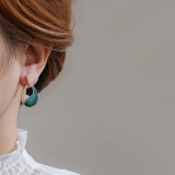 高级感蓝色水滴耳钉特别设计感独特耳环温柔法式赫本风耳饰女小众