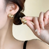 几何交错耳环小众设计感气质耳钉时尚简约金属冷淡风耳饰批发