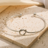 欧美跨境金属打结气质女士简约手镯爱心扭结小众高级感手环女批发