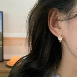 铜胚个性五角星耳扣气质甜美冰透感星星耳环轻奢精致小众高级感耳饰