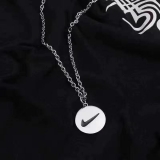 @特价潮牌欧美嘻哈打钩对勾项链原宿风潮男女情侣个性圆牌吊坠子